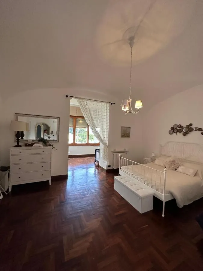 Dimora Eleuthera Naples Holiday home